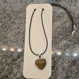2/$10 Tiger's Eye Heart Shaped Necklace 🎄